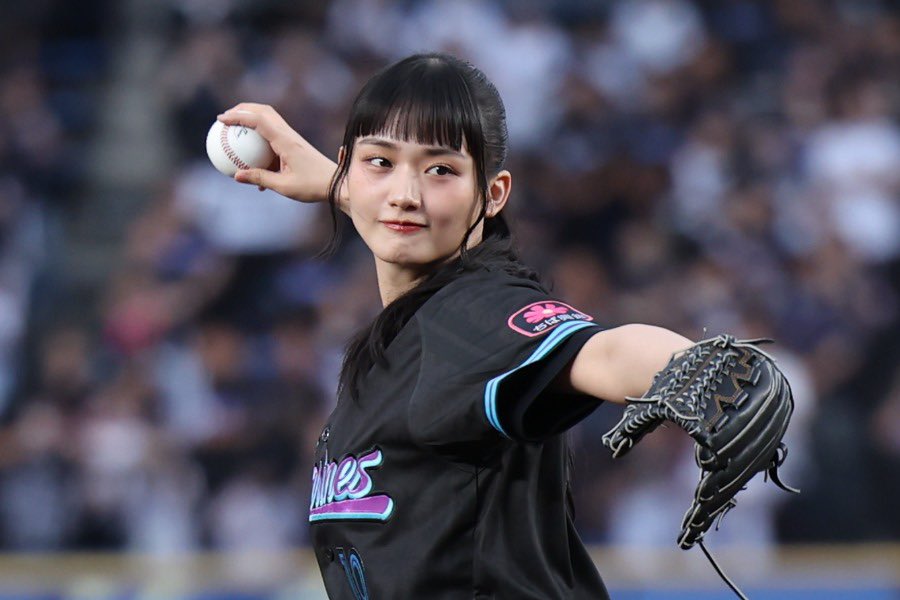 ymh_42's tweet photo. @kueesaa48 坂推してかれこれ6年です…
私は櫻坂は歌番組のパフォーマンスで一目惚れ、乃木坂は工事中見てハマりました！
どの坂道も選抜落ちがありますので、ぜひとも一覧を見て顔から入ってもらっていいかと^_^

櫻坂:山﨑天、乃木坂:伊藤理々杏&amp;林瑠奈、日向坂:濱岸ひより(卒)&amp;高橋未来虹　推しメンです‼️ https://t.co/xjBDnsT1VT