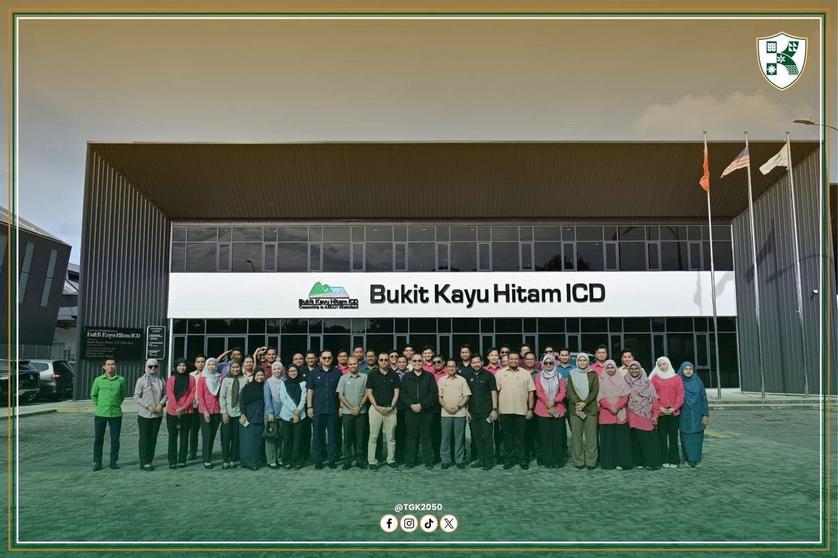 TGK2050's tweet photo. The Greater Kedah Secretariat organised an engagement session with Kedah Civil Servants on 27 July 2026, followed by a briefing and site visit to DELAPAN SBEZ in Bukit Kayu Hitam, Kedah.

#TheGreaterKedah #EmpoweringLives https://t.co/eChTgY5o8q
