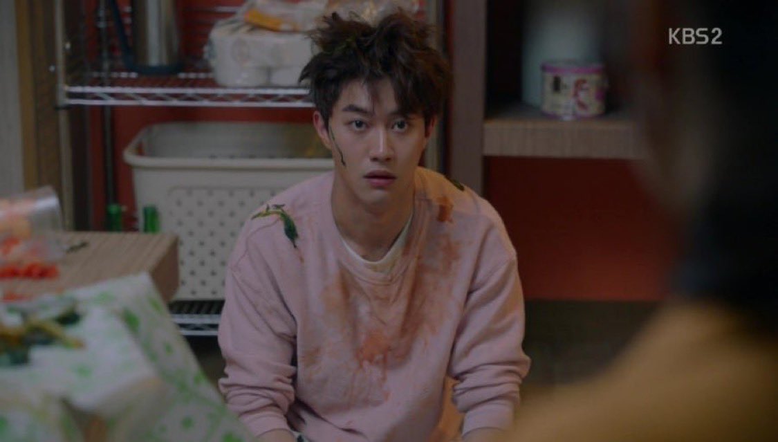 infodrakor_id's tweet photo. cuma penampilan spesial tapi malah lebih repot 🤣🤣🤣

OP ini ngelist Kwak Dong Yeon pas jadi spesial appearance malah rasanya kayak dikasih misi tersulit: 

- Fight For My Way jadi mantan brengsek sampe ngehamili ahjumma kostnya, ditoyor pula sama dongman aera 
- Its Okay to Not Be Okay: berkali-kali syuting adegan lari cuma pakai celana dalam.
- Big Mouth: statusnya special appearance tapi muncul hampir sepanjang 16 episode (Mana dicurigai pula 🤣) 
- The East Palace: jadi akgwi mana harus pakai wire dan makeup efek khusus berjam jam berkali kali.