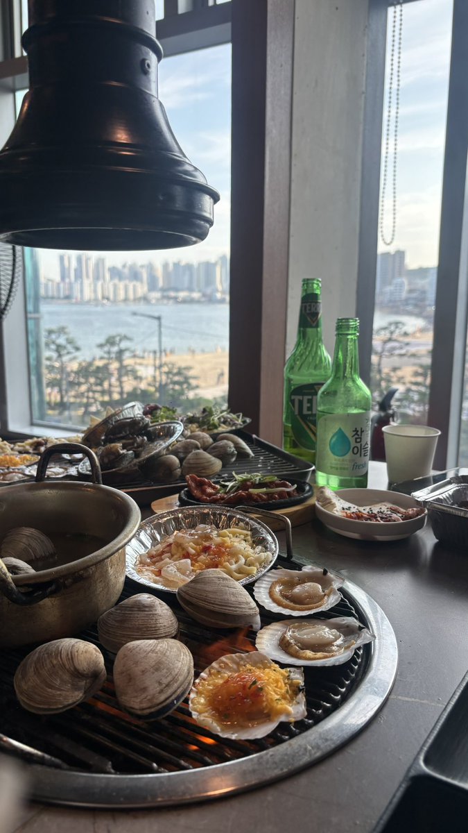 snuggieu's tweet photo. 다시는 해뜰먹 안한다는 다짐과 바다와 부산입니다 🧘‍♀️ https://t.co/CqNQKaR59n