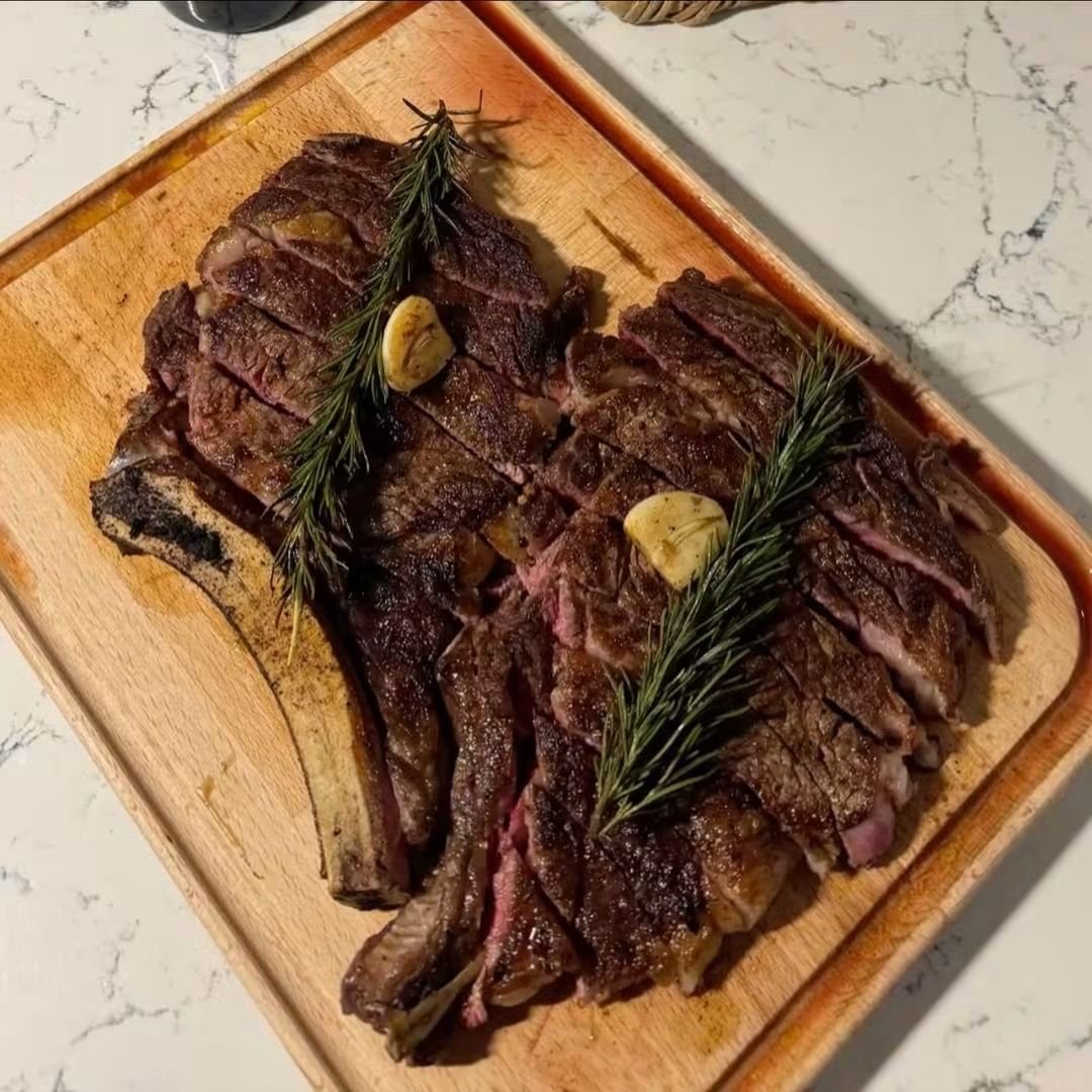 mozinity's tweet photo. Always up for a good steak. 🥩 https://t.co/nCzQqwNqHY