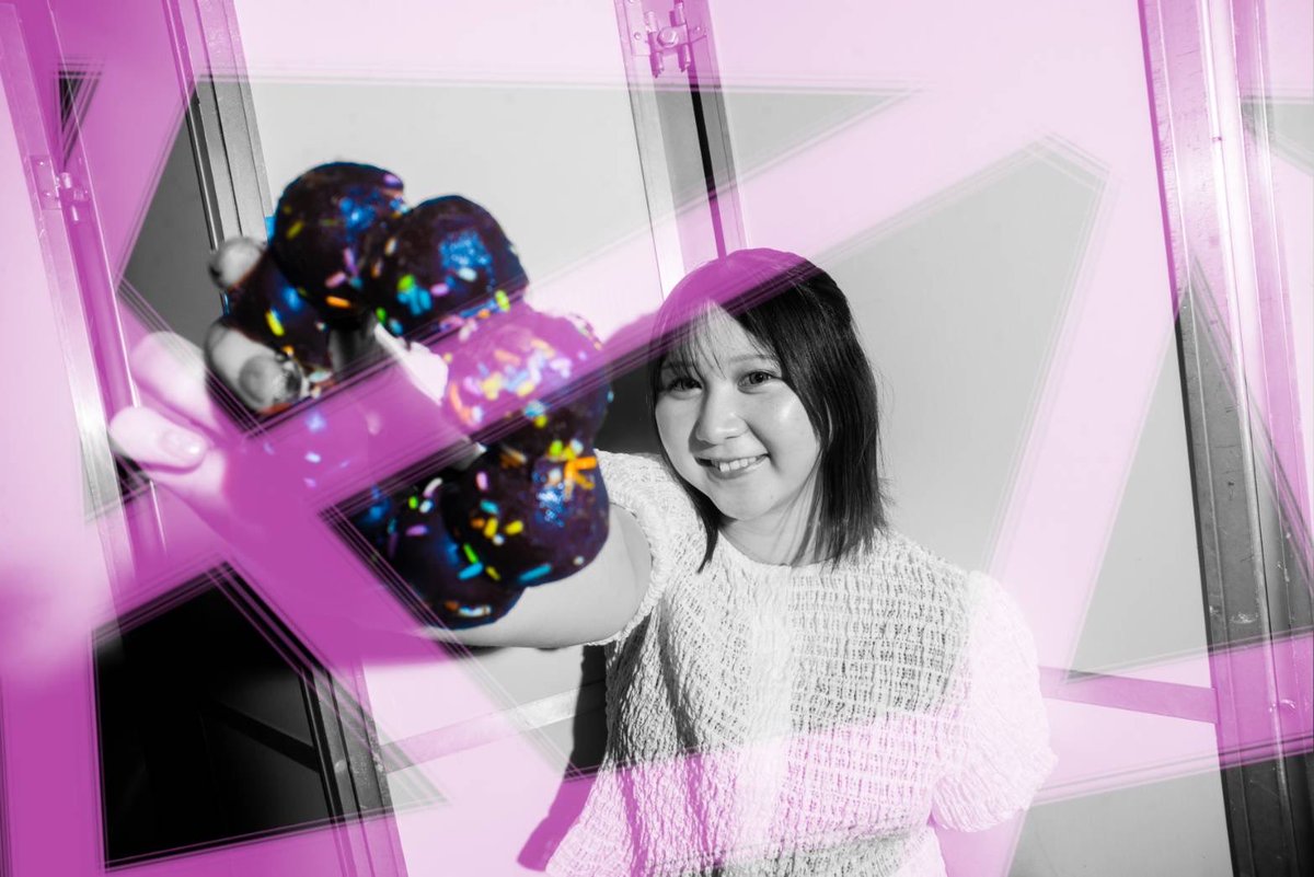 samezame_tweet's tweet photo. 🍌さめ姫ズのみんなへ💗
さめざめwithバナナとドーナッツより
　　　　　　超大切なお知らせ🍩

この夏から新しいバンドメンバーが爆誕します❤️‍🔥

その名もニュー鍵盤の【マジカルHimaちゃん】@hm_astudio です🌻

マジカルHimaちゃんを加えての初ライブは8/29下北沢Threeです🎹

そして、さめざめwithバナナとドーナッツのアーティスト写真が新しくなりました✨

新たなさめざめwithバナナとドーナッツもよろしくね꒰ᐡ⸝ɞ̴̶̷ ·̮ ɞ̴̶̷⸝ᐡ꒱

2026年下半期も音楽であなたを救えますように。