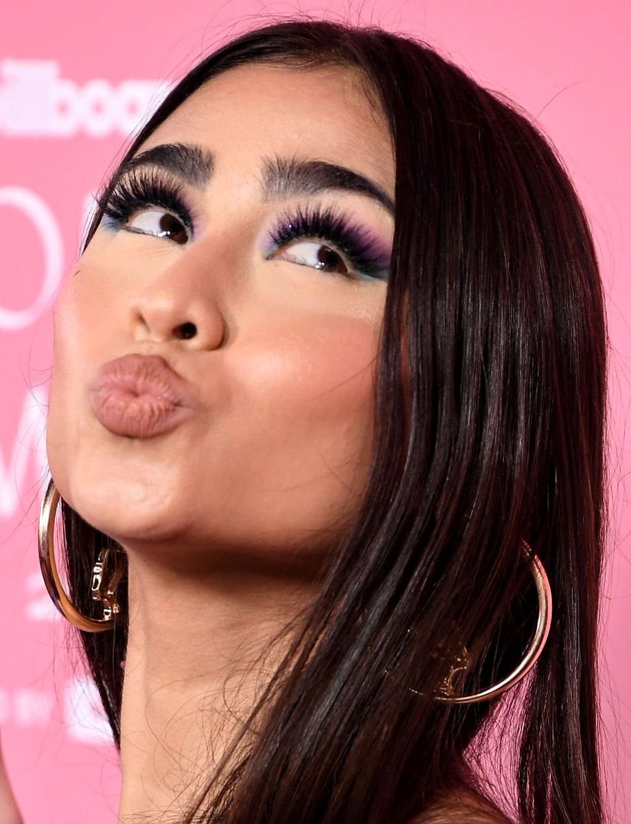 palomafiles's tweet photo. 🗂 | throwback to paloma mami at billboard women in music (2019). https://t.co/y2PPJWIEyw