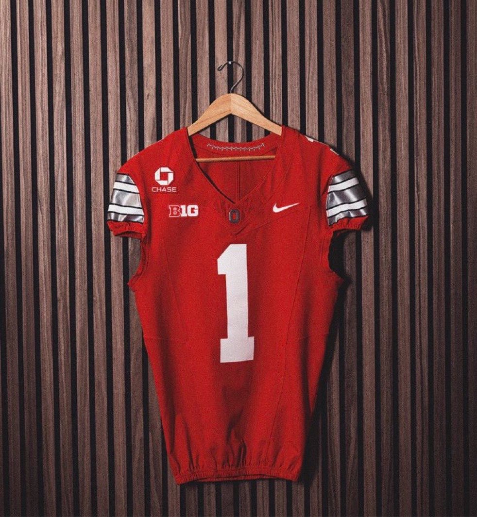 BarstoolOSU's tweet photo. Ohio State will officially have a Chase Bank patch on its football uniform this year.

Thoughts?? https://t.co/lr43Ih6XOX