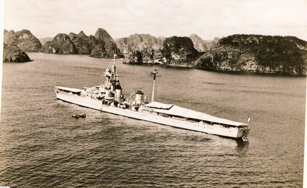 FlMichele69's tweet photo. Cruisers
CL #FSMontcalm (1937-1961)
La Galissonnière Class
📷 1954 #HaLongBay #Vietnam
@MarineNationale 🇨🇵 https://t.co/amQI4BAvyd