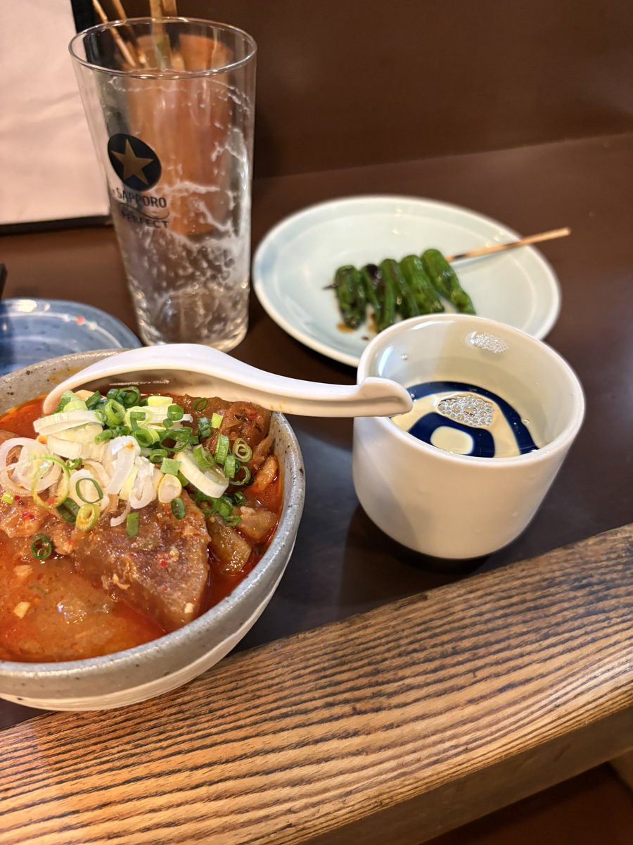 notopenrinth's tweet photo. サンシャイン水族館の後に1人飲みしたけどお店当たりで最高や、煮込みめっちゃうまい！ https://t.co/xUpqtY1ru1