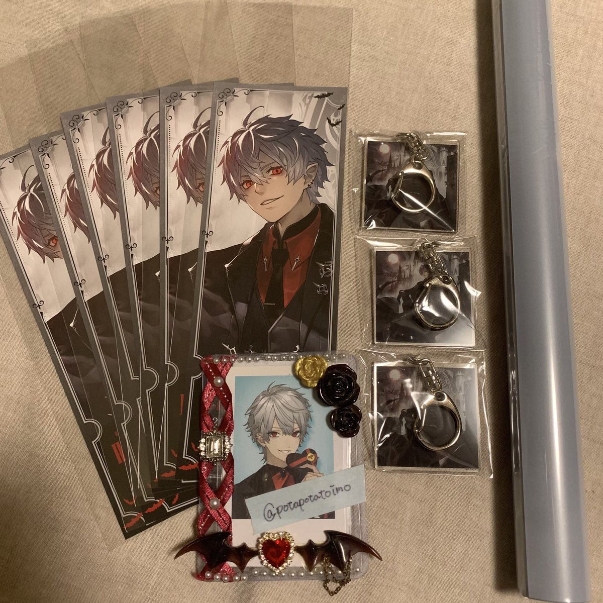 potapotatoimo's tweet photo. 【交換】にじさんじ アルバム Adamantite 特典

譲）
タワレコ・チケット風カード 6点
楽天・アクリルキーホルダー 3点
アニメイト・クリアポスター 1点

求）シリアルコード または 希望額

検索からもお気軽にお声掛けください。 https://t.co/2Vyn7Afzsl
