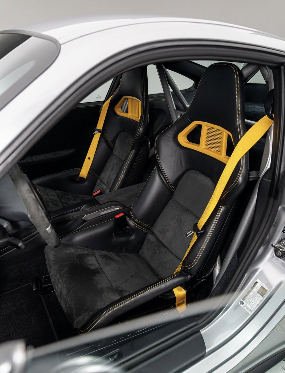 PorscheCIub's tweet photo. Paint-to-Sample GT Silver Metallic 997 GT3 RS https://t.co/NFPltPeaqm