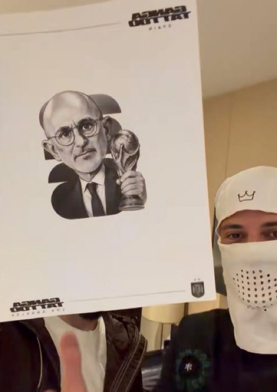 theMadridZone's tweet photo. 🚨 Marc Cucurella is about to have Luis De La Fuente's face tattooed on his body, as promised.😭 https://t.co/EWDHcTfb43
