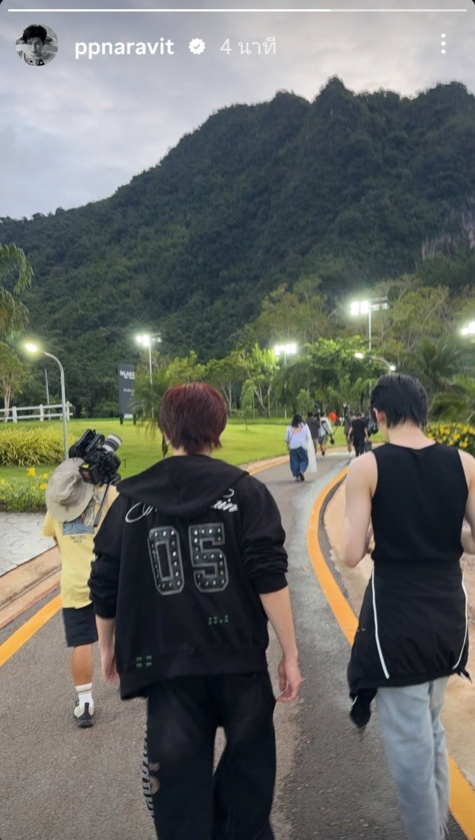 gurthcxme's tweet photo. แจสเปอร์ถ่ายอะไรกันน่ะ อยู่ด้วยกันตั้งแต่เช้ายันมืดเลย 👀 https://t.co/bWwfitG5hl