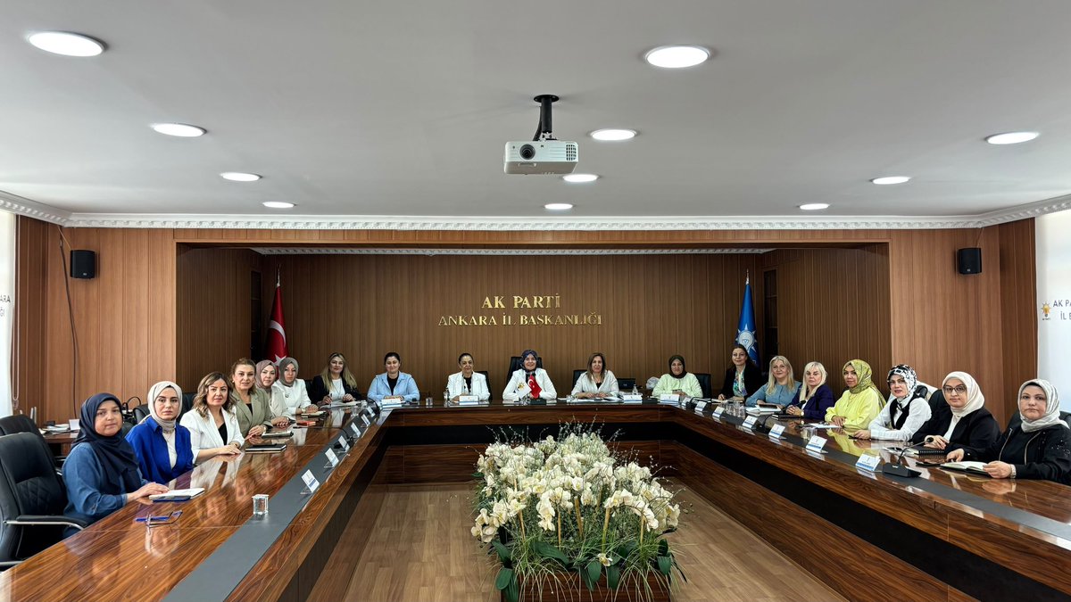 akkadinankara's tweet photo. Haftalık Olağan Yürütme Kurulu toplantımız İl Kadın Kolları Başkanımız Sayın @akgul_aysel başkanlığında gerçekleştirildi. https://t.co/TeGwZ2jNp8