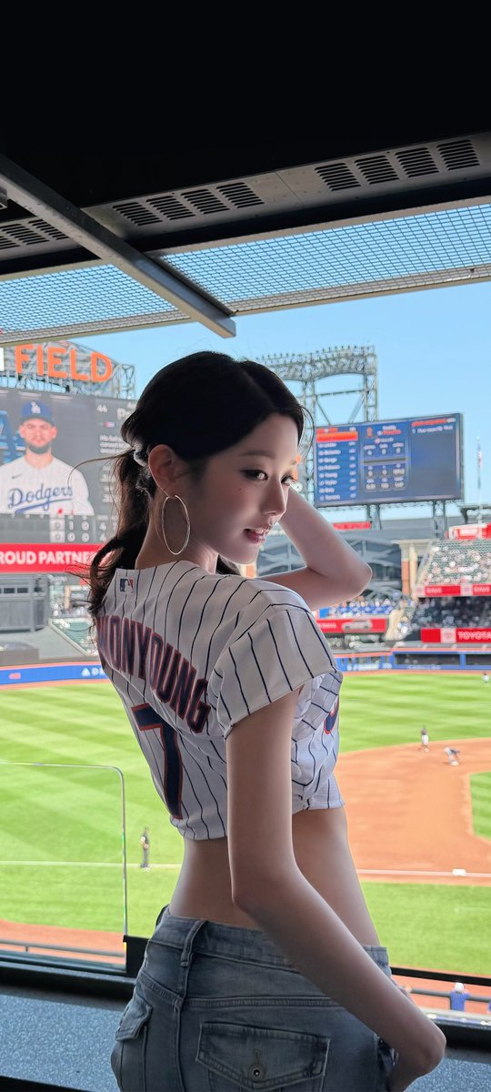 AKAone_'s tweet photo. #장원영 #Wonyoung #아이브 #IVE #배경화면 #Wallpaper #LockScreen 
Wonyoung 260728 IG Wallpaper https://t.co/BLvNoZE4KF