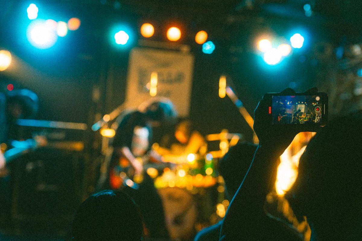 sasakure_band's tweet photo. 【Live Photo】
2026.07.20.(Mon.)
宇都宮 HELLO DOLLY

ささくれ pre.
1st. mini Album 忘れたいこと release party
回想する海鳴り

w:
人造ネオン @jinzou_neon 
mizchi @mizchi_band 
Badger's Dream @BadgersD 
冷たいダフネ @__tsumetai__ 

photo by @shinta_perlife https://t.co/bYi8iQYq7f