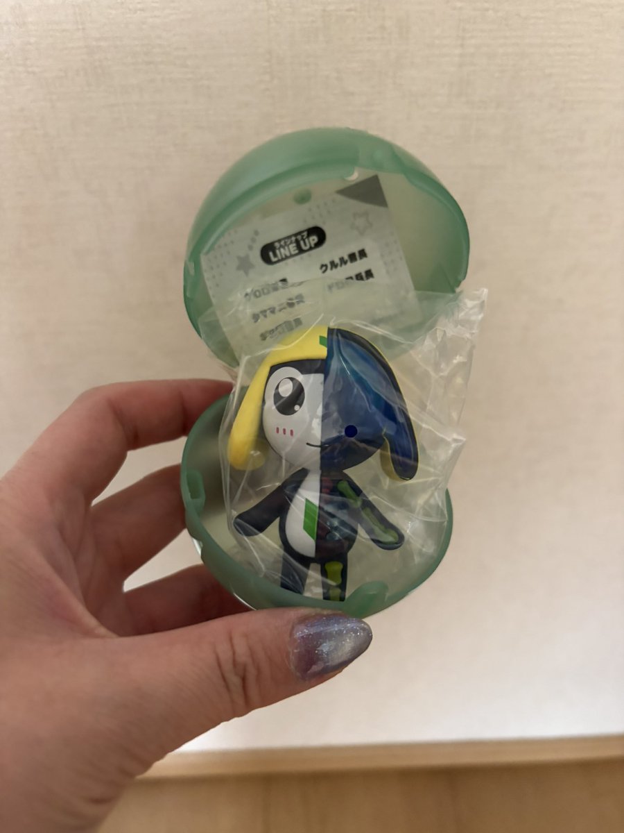 2525_Mpi's tweet photo. やってきたー！2回やっても出なくて今回は諦めた💦フィギュア飾らないと思ってキーホルダーに変身させてみた！ https://t.co/e0n2h8Lzn6