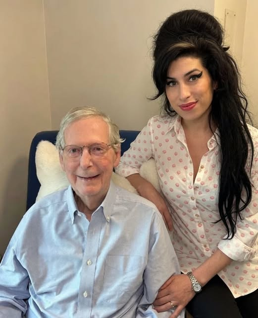 JesusChryslerII's tweet photo. Mitch McConnell shares new picture from rehab... https://t.co/xu24tlLflH