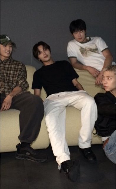 mmyhuj's tweet photo. หล่ออ่ะㅠㅠㅠㅠㅠㅠㅠㅠㅠㅠㅠㅠㅠ https://t.co/v6KtA3pNdd
