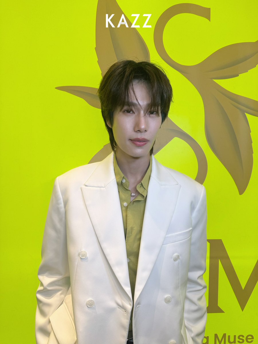 Kazzmagazine's tweet photo. โมเมนต์สุดหล่อ!! "ภูวินทร์" ในงาน "Captivating Tea Muse with Phuwin" ฉลองเปิดสาขาใหม่ CTM Siamscape 🍵❤️

#CaptivatingteamusewithPhuwin
#CTMwithPhuwin
#CaptivatingTeaMuse
#CTMSIAMSCAPE
#CTMTHAILAND 
#KAZZMAGAZINE https://t.co/tySYdvDYAQ