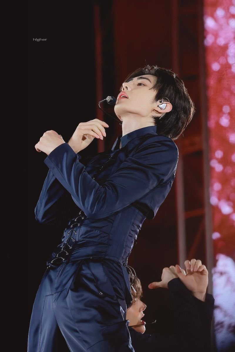 heybaekgu's tweet photo. Thank you life for giving me corset Sunghoon #성훈 #SUNGHOON https://t.co/GB0nVzLd0M