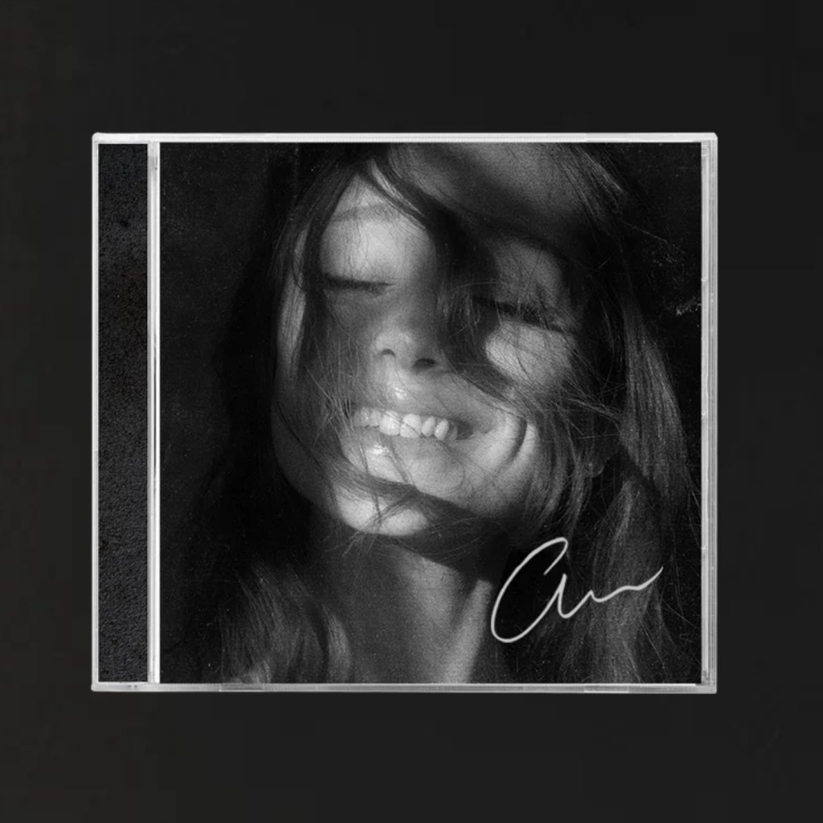 ArianaTourHub's tweet photo. The limit for the Signed ‘petal’ Vinyl &amp; CD has changed to two. 

This is only for newer orders, if you ordered when the limit was four you’ll be fine. https://t.co/x6zkCFE4kp