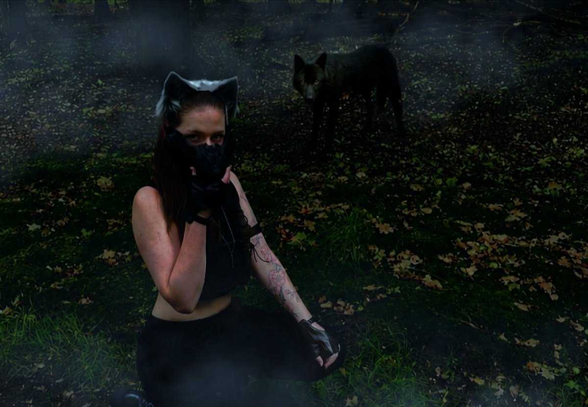 amesaija's tweet photo. My Valko MC cosplay with wolf "Raja" from the @WOLFCENTER_. Yes there was a fence between us. It took me a while to edit it 😅

#ValkoIsLoved #ValkoisInnocent #ValkoisValuable
#Valko #BringValkoBack #JusticeForValko #SaveValko #WeWantValko #Valkois6thLl #KeepValkoAlive https://t.co/44AYLj7i3r
