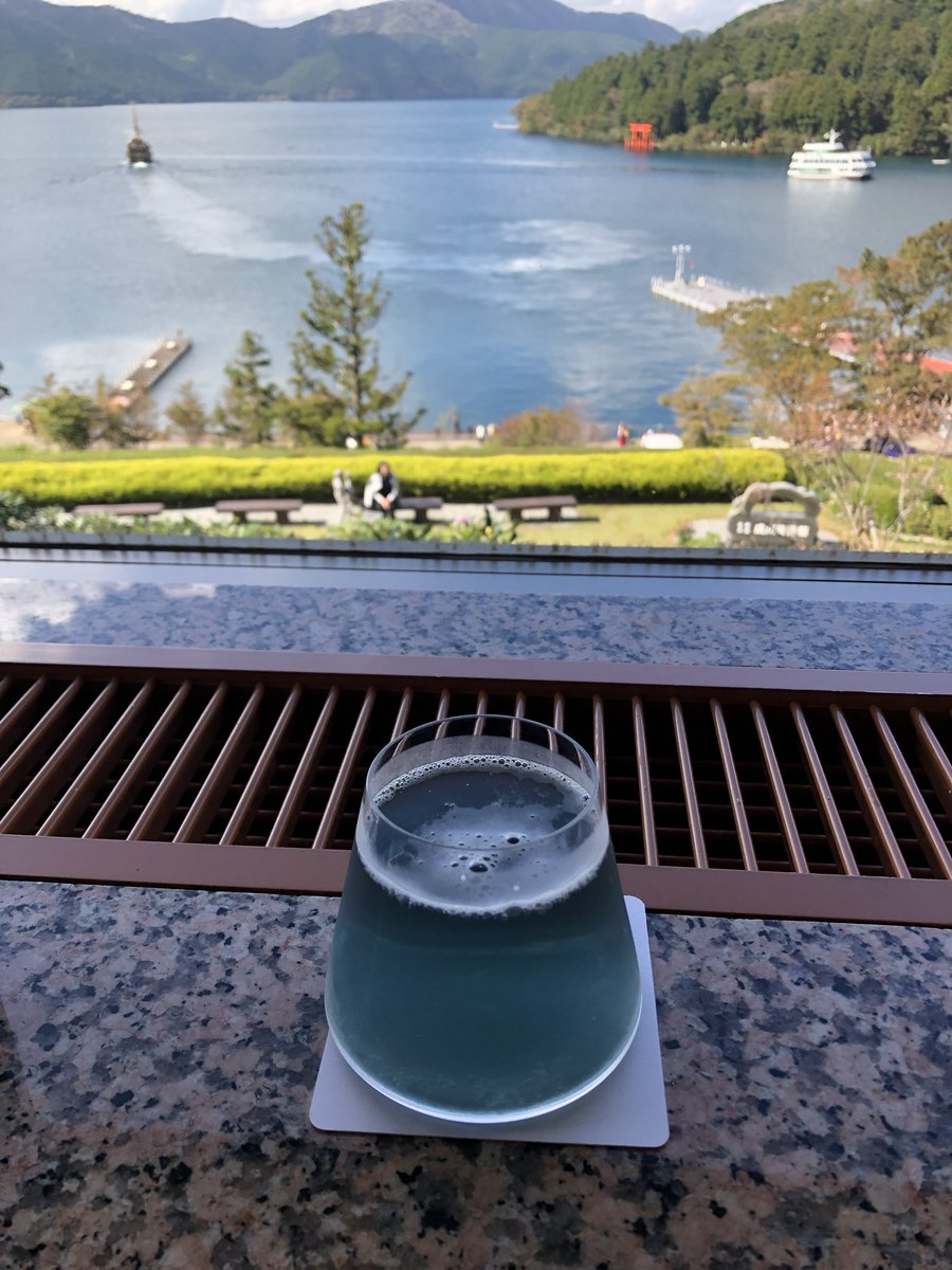 Elizabcullen's tweet photo. Talking about the blues on this weeks #Top4Theme #Top4Blue

Gokyo Lakes, Himalayas 🇳🇵
Blue Mansion, Penang 🇲🇾
Mount Fuji Beer. Hakone 🇯🇵
Wicklow Jersey 🇮🇪 overlooking Lake Como 🇮🇹 https://t.co/CdXfcZecV5