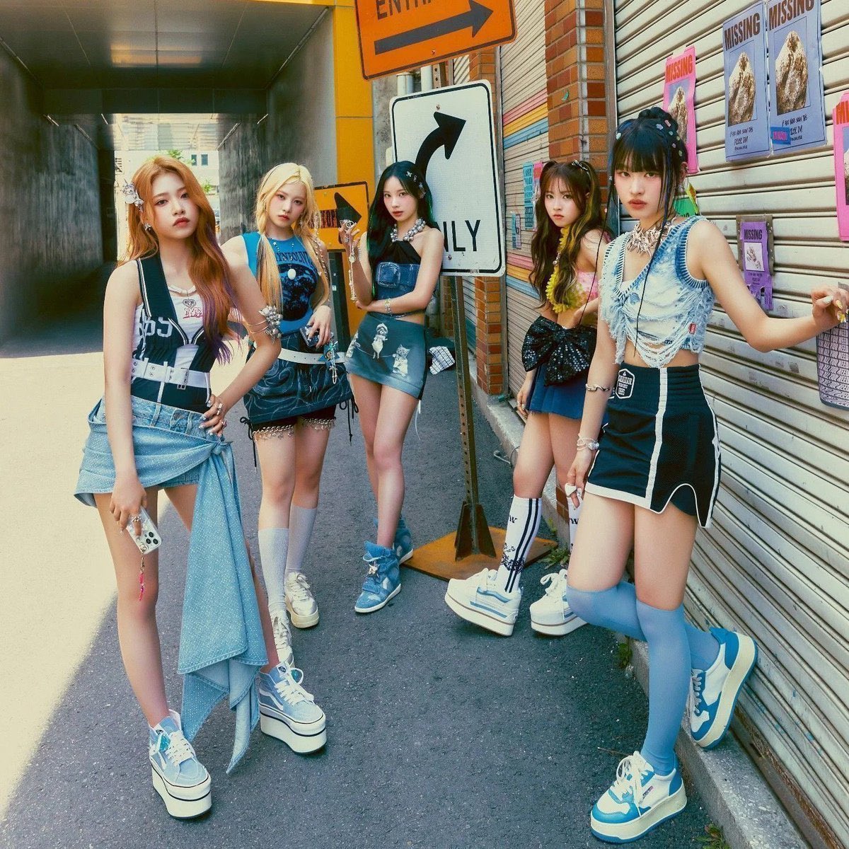 kchartsmaster's tweet photo. “LOVE ATTACK” by RESCENE has now spent 15 days at #1 on MelOn Daily Chart. https://t.co/m8MKxs0Enm