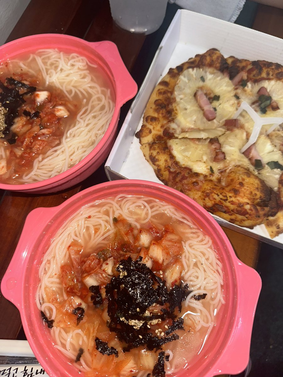 9jikuma's tweet photo. 아름다운 잠실야구장과
그냥 초섹시 김말국잭슨피자보영만두픽베이크

그리고  승요했더요 😁🤟🏻 https://t.co/0wMDHaznx3