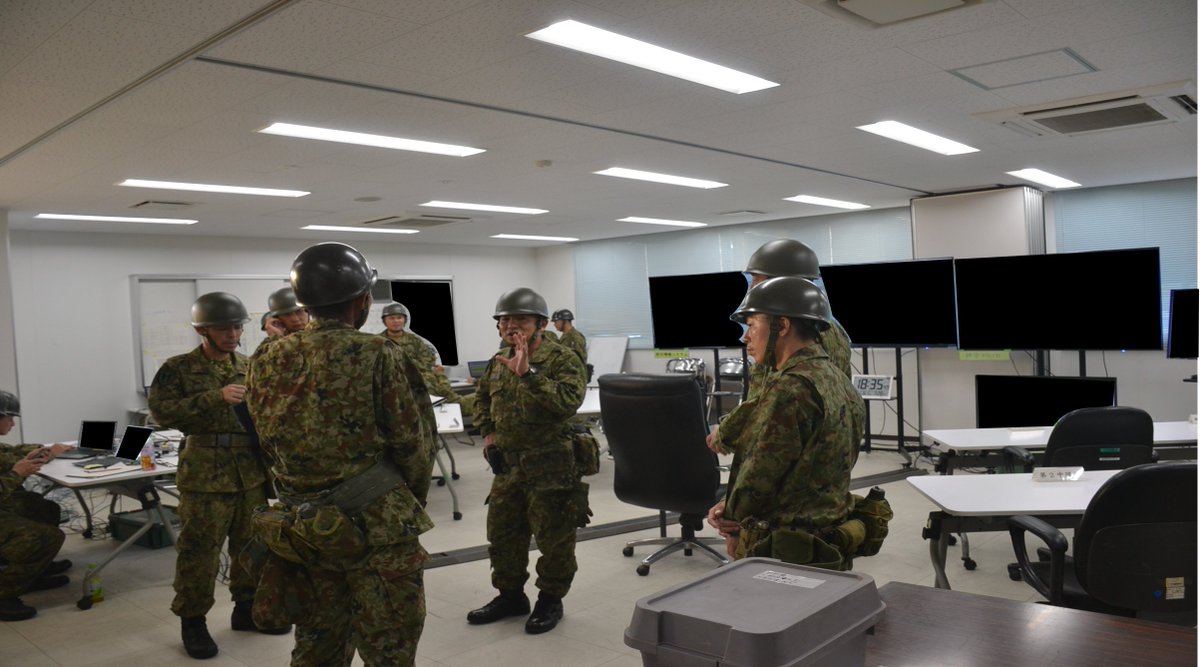 JGSDF_WA_pr's tweet photo. 【 ＃熊本地震 】令和８年７月２８日（火）１６時２７分頃に発生した令和８年熊本地震に伴い、西部方面隊は、直ちに情報収集活動を開始するとともに、熊本県において、県からの災害派遣要請を受け第８師団が出動し３，６００名態勢で被災された方々の救出活動を実施しています。
現場に向かう隊員達は自らの安全を確保しつつ、迅速な状況把握及び人命救助に当たっています。
＃人命救助