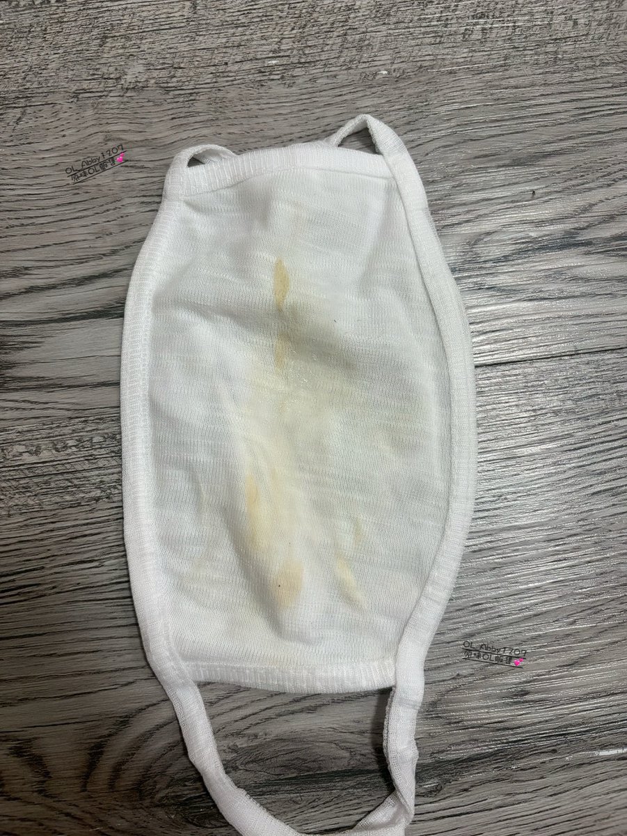 OL_Abby1207's tweet photo. 還有寶寶沒有體驗過小穴口罩的嗎😝😝
搭配其他商品在尻尻的時候
可以戴在臉上//

Abby一整天的精華都在上面🫣
喜歡的寶寶歡迎私訊訂購呀❤️
搭配現貨影片 還有優惠價💕
要拿目錄私訊我唷！！

#白虎 #OL #腿控 #原味販售 #客製化 https://t.co/qrm8ZIuij8