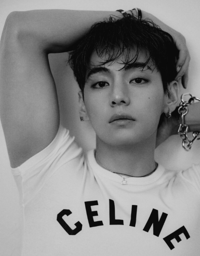 AboutMusicYT's tweet photo. Taehyung for W Korea, one year ago today. https://t.co/QXPpyuSLqU