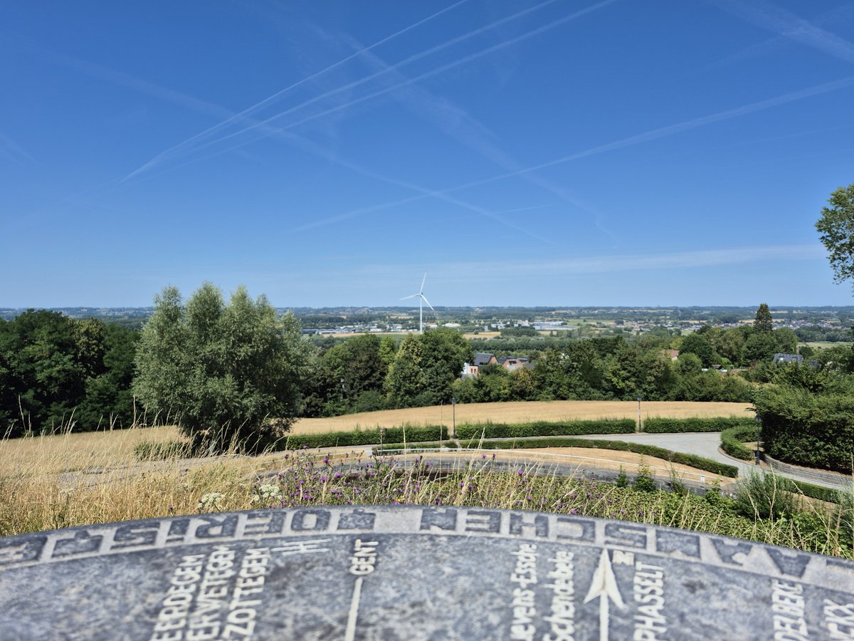 VanessaDC79's tweet photo. 28 juli 2026, 13u48, Geraardsbergen. Vanessa De Cock #vrtweer https://t.co/8oEHbDtmTl
