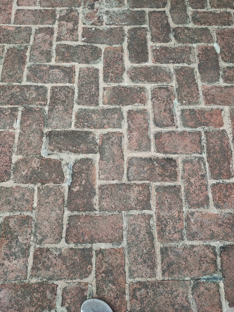 s4924386's tweet photo. @indiametsky Yaha toh boond v nhi hai bhai.Ab toh bs galiya niklti hai monsoon ko. https://t.co/dXj3hAprwN