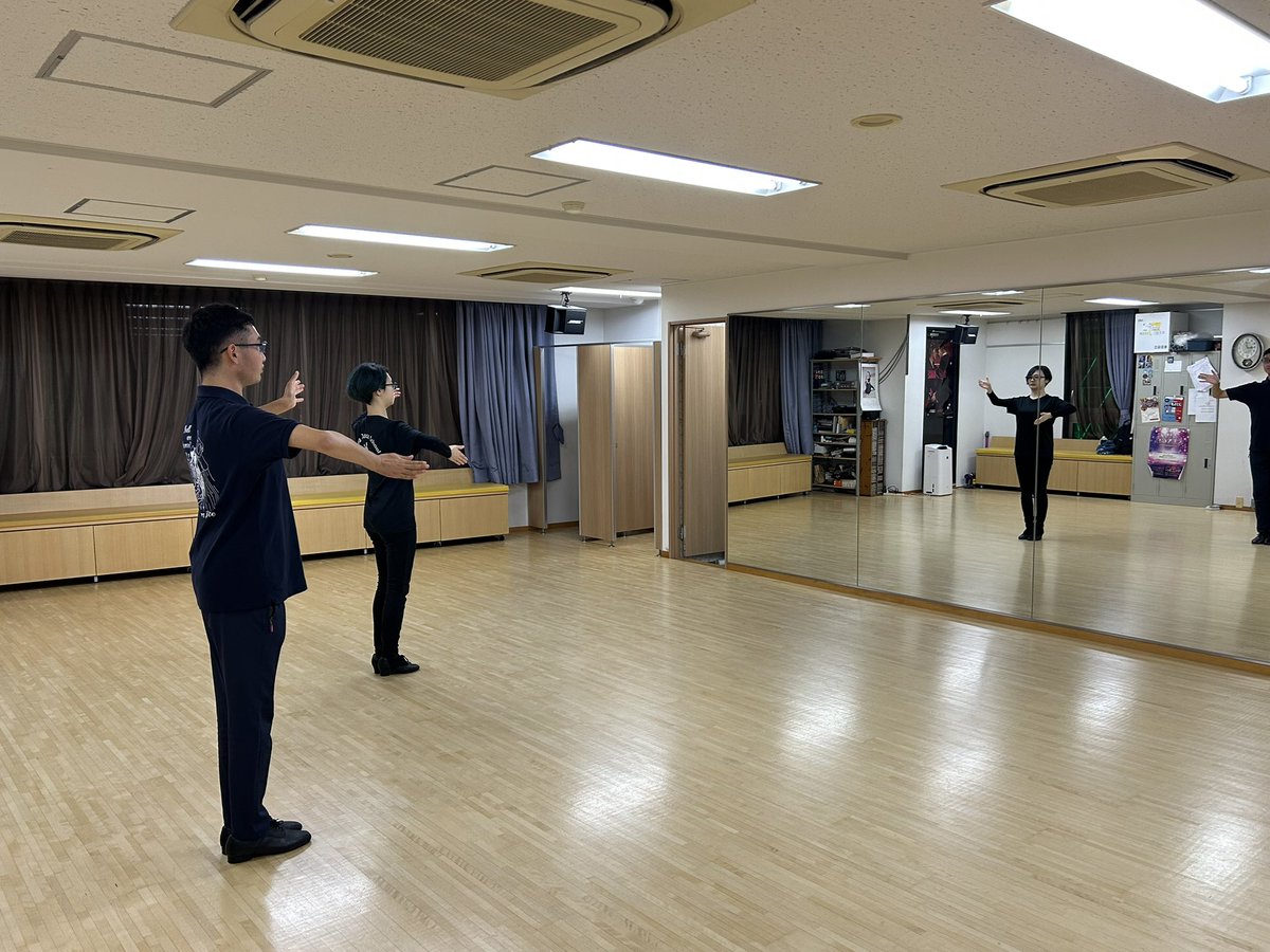 ORainbows's tweet photo. 従姉弟でボールルームのホールドの練習中

うらら先生秘伝の肘の感覚

人間の感覚って不思議なものですね

#社交ダンス #競技ダンス https://t.co/ATliFbVetq