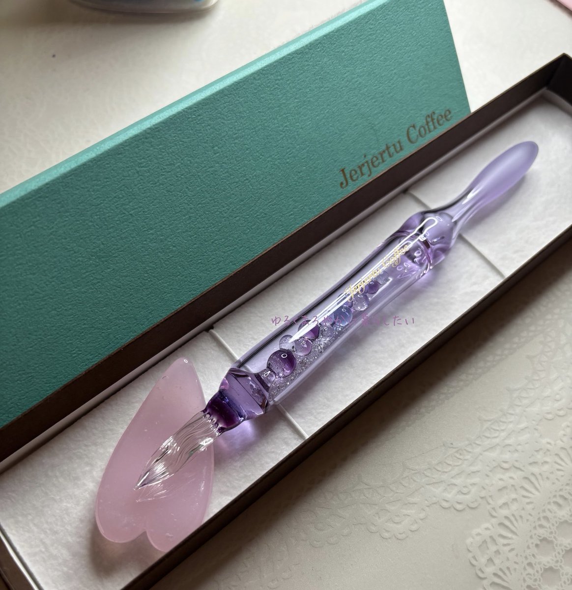 yuru_maron's tweet photo. ちゃっかりお迎えしちゃいました🖋️
初のガラスペン！
ブルーベリー色が涼やか🫐🎐 https://t.co/kAhnONxvYg