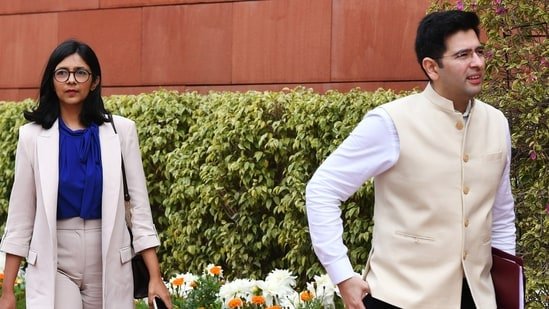 bindass_ladki's tweet photo. 2 MOST SHAMELESS 

 politician in a single frame https://t.co/S3r8fJdf7a