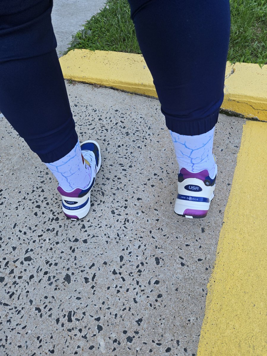trudyspeaks's tweet photo. 👟: NB 992 'Raw Cashew'
🧦: Stance Miami Heat
.
.
.
#newbalance #newbalancesociety #nbsonly #nbsocialclub #nb992 #stance #kotd #miamiheat https://t.co/vZyzzu30Sv