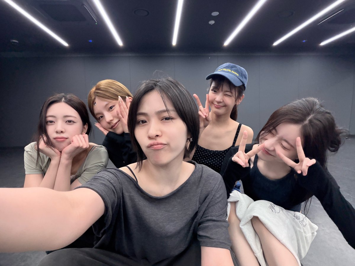 Ryujena's tweet photo. Rehearsaling for our fan meeting which will be held in 2 weeks from now. Getting the move. . . https://t.co/niar9KlflQ