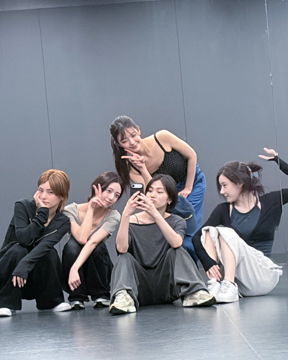 Ryujena's tweet photo. Rehearsaling for our fan meeting which will be held in 2 weeks from now. Getting the move. . . https://t.co/niar9KlflQ