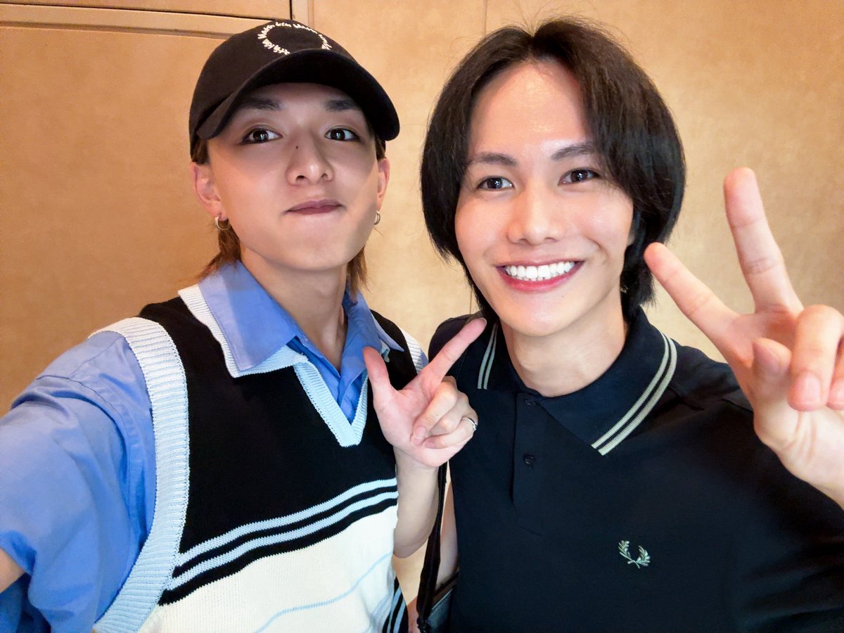 kengouhata's tweet photo. ･
#忍ゲキ 4日目夜公演💚
ご来場いただきました皆々様、
誠にありがとうございました！！！

諒佑が来てくれました🌹
ありがとーーー✨

明日も1公演！よろしくお願いします🔥 https://t.co/WA36acTYCs
