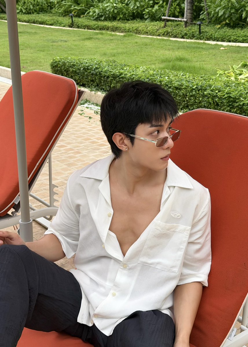 netsiraphop's tweet photo. 🧡🌴 #netsiraphop https://t.co/u3zm6riZra