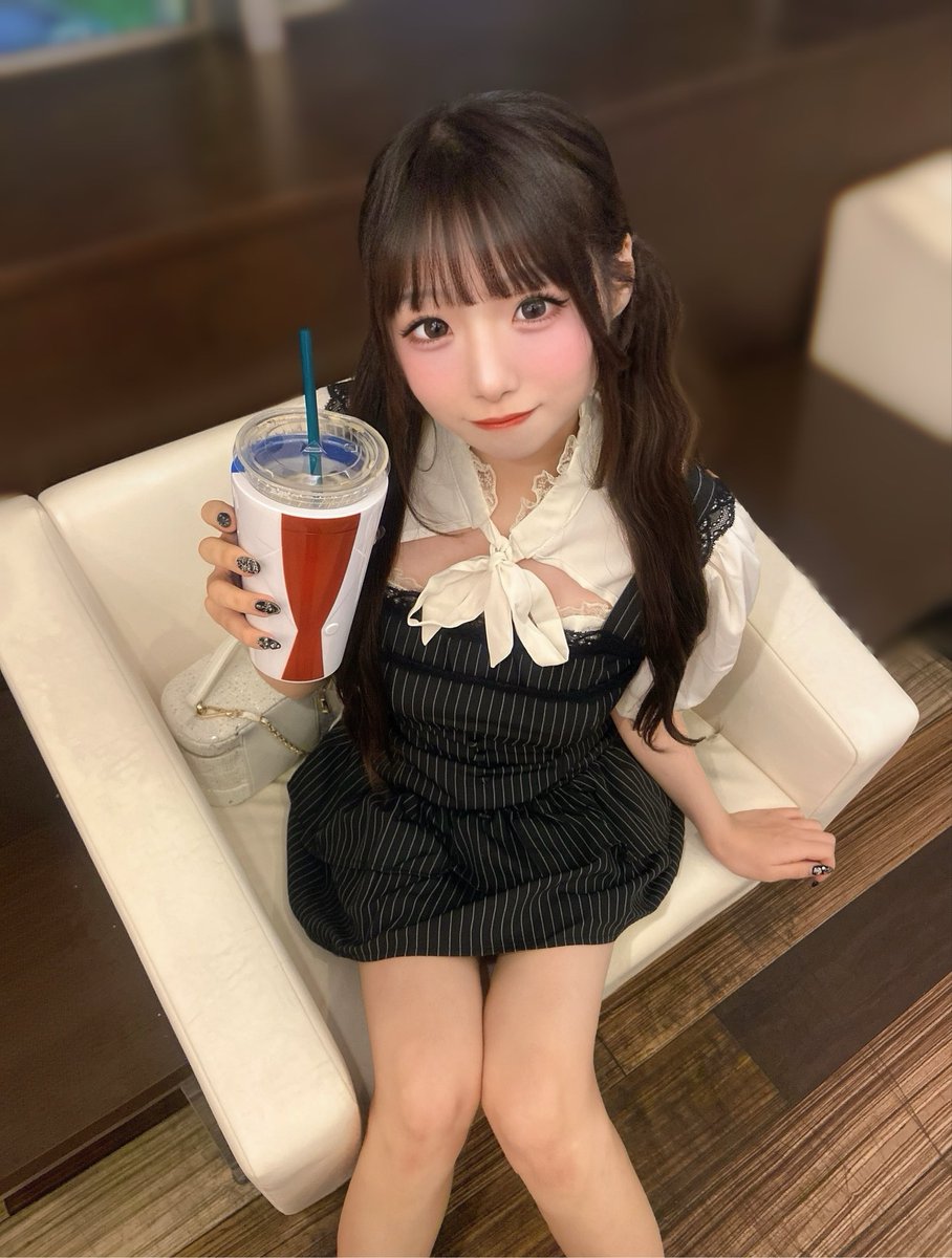 aizuki_yuuka's tweet photo. 映画館デートする？🎥🍿♡ https://t.co/gw9hfl0W0h
