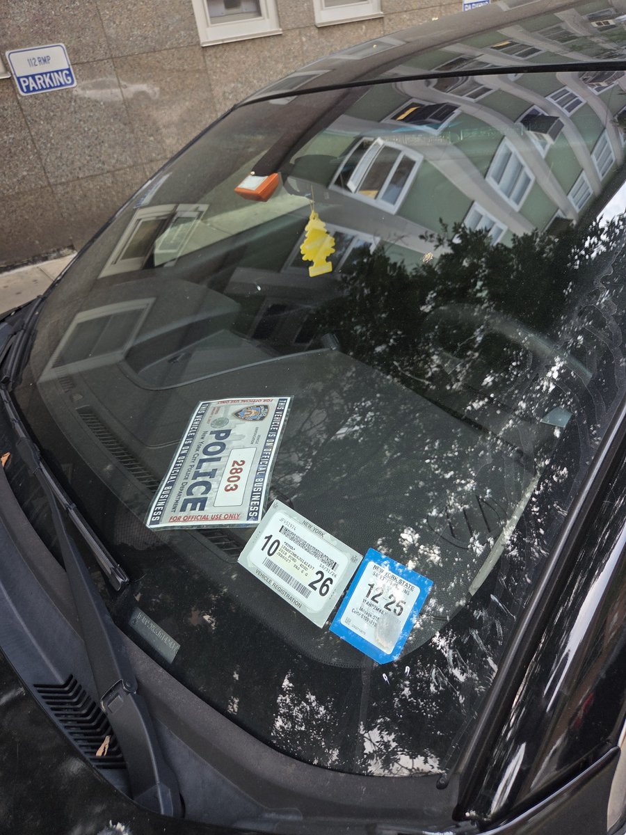 placardabuse's tweet photo. Why has the @NYPD112Pct been illegally driving around in this car for more than half of a year without a valid @nysdmv safety inspection?

#ThreatToPublicSafety 
#CultureOfCorruption https://t.co/Nw8NGwtw8d