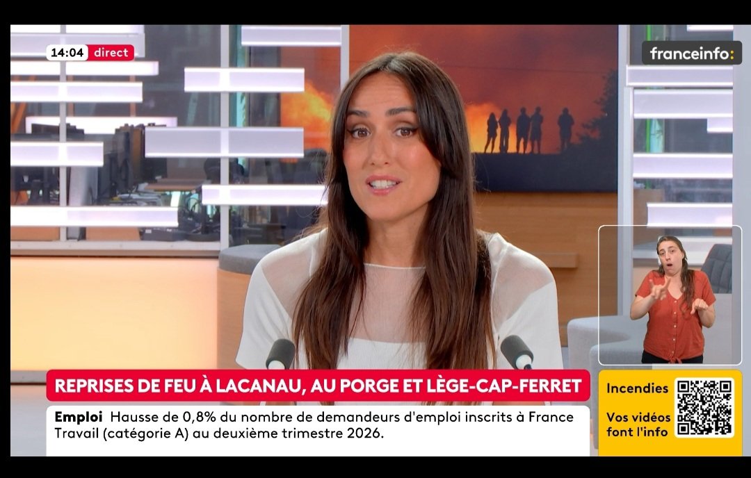 PhilippeSe6683's tweet photo. 14h  la pétillante et excellente @jeannebarontv  nous donne rdv  ce mardi sur @franceinfo dans le  14/17h  courage et de la force pour toi ma super queen jeanne et bonne émission 😘❤️ https://t.co/h84Eg8ySvZ