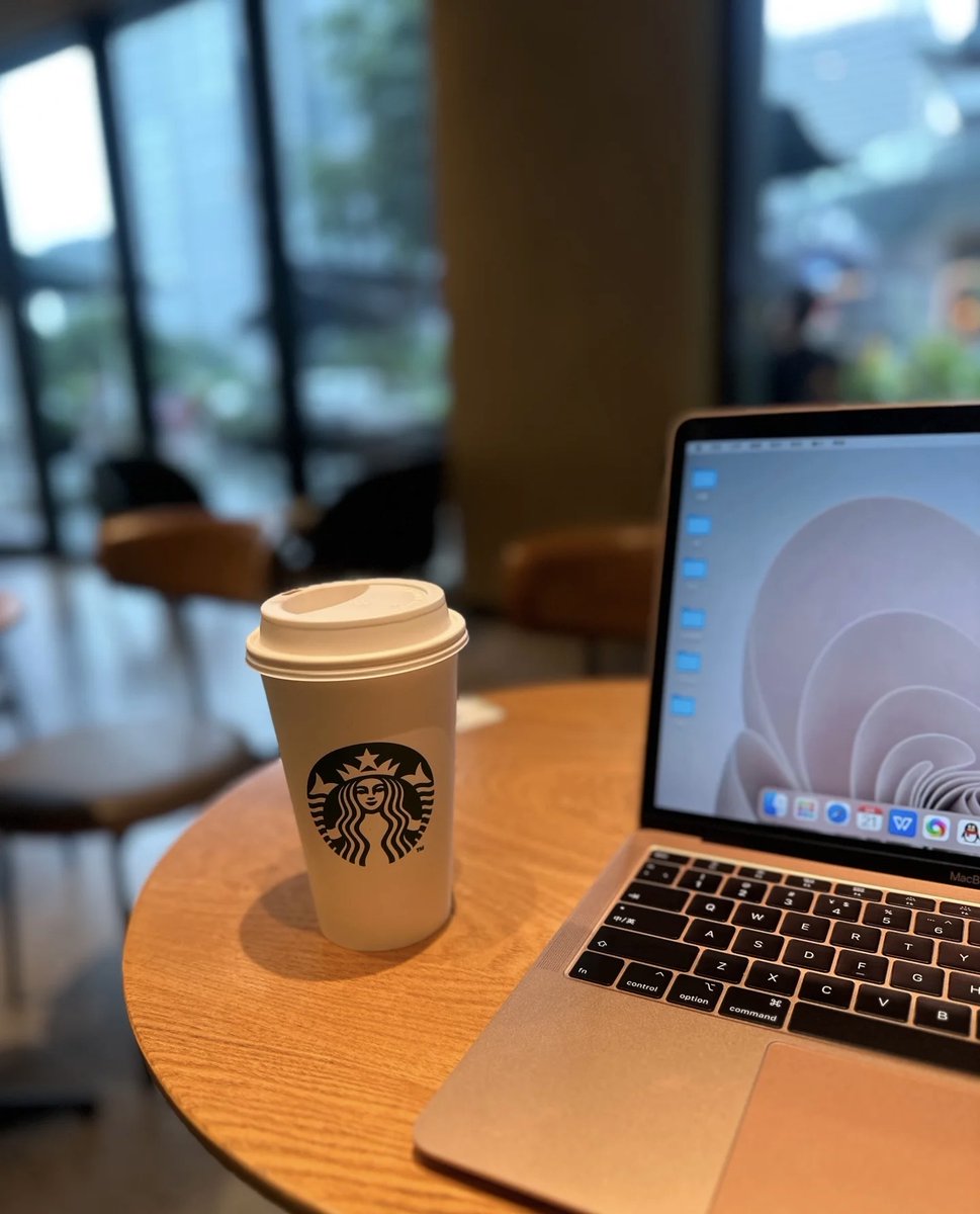 ElinDoveydt's tweet photo. 刚整理完本周的项目复盘，冲杯热咖啡歇会儿，又是充实的一天， https://t.co/Eb7DFMg6y5