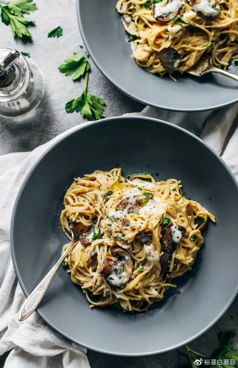 Azita6Ash6's tweet photo. Just whipped up creamy garlic butter mushroom pasta in 15 mins! No fancy ingredients, just cozy weekend vibes https://t.co/Ihu0LHc0TU