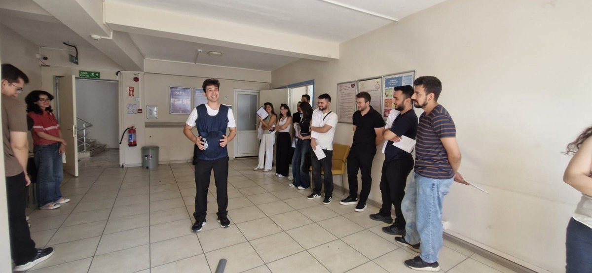 MerkezefendISM's tweet photo. Müdürlüğümüz Gebe Okulu eğitimleri kapsamında; Merkezefendi 1 Nolu Sağlıklı Hayat Merkezi Gebe Okuluna başvuran gebelere doğum dalgalarıyla başetme yolları ile nefes egzersizleri, masaj teknikleri, Üçler Aile Sağlığı Merkezine başvuran gebelere anne sütünün önemi,emzirme eğitimi https://t.co/ok38Ca9xsv