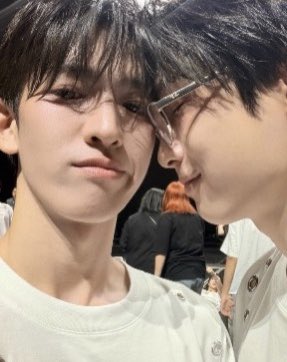 bunienice's tweet photo. ฟังนะหนูยั้กพี่จิน ฉัมเหมอ พี่จินคนเดว หนูจะเรียก พี่จิน คนเดว https://t.co/ylasgbtrV6