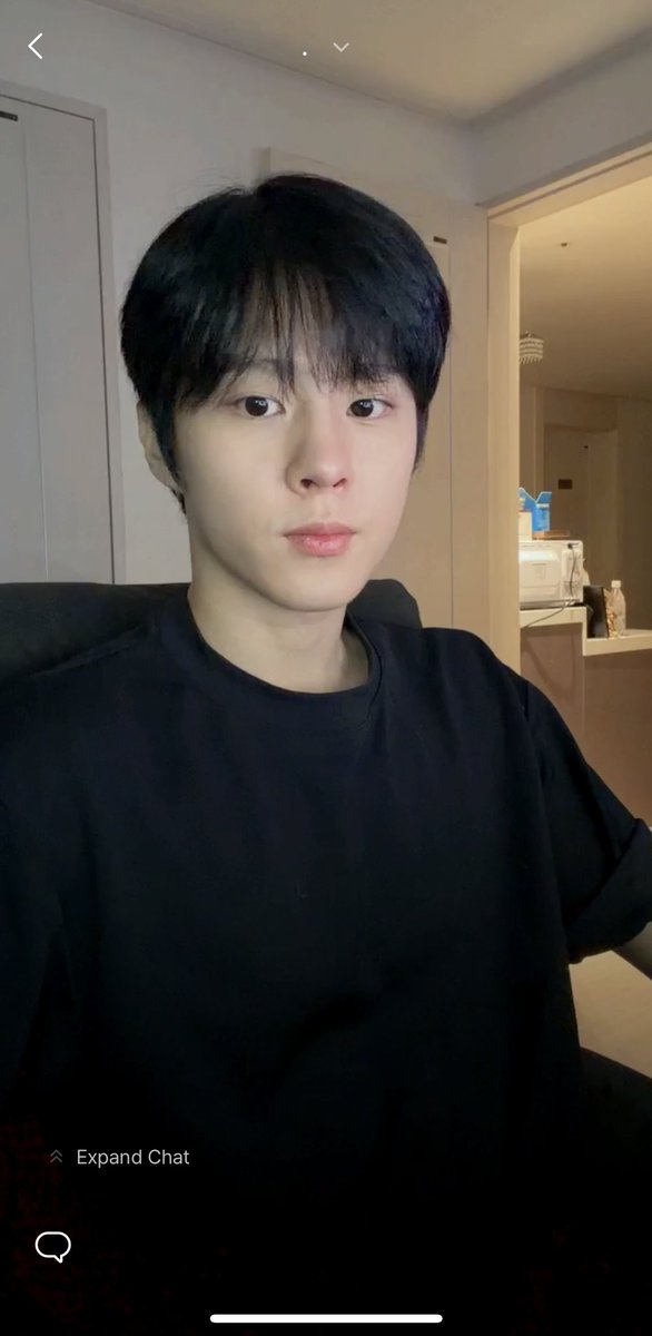 wooseoksnia's tweet photo. Wooseok is live on Hiand now! ❤️ https://t.co/JaBUPBArZL
