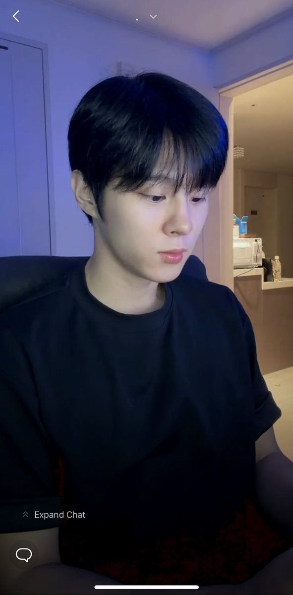 wooseoksnia's tweet photo. Wooseok is live on Hiand now! ❤️ https://t.co/JaBUPBArZL