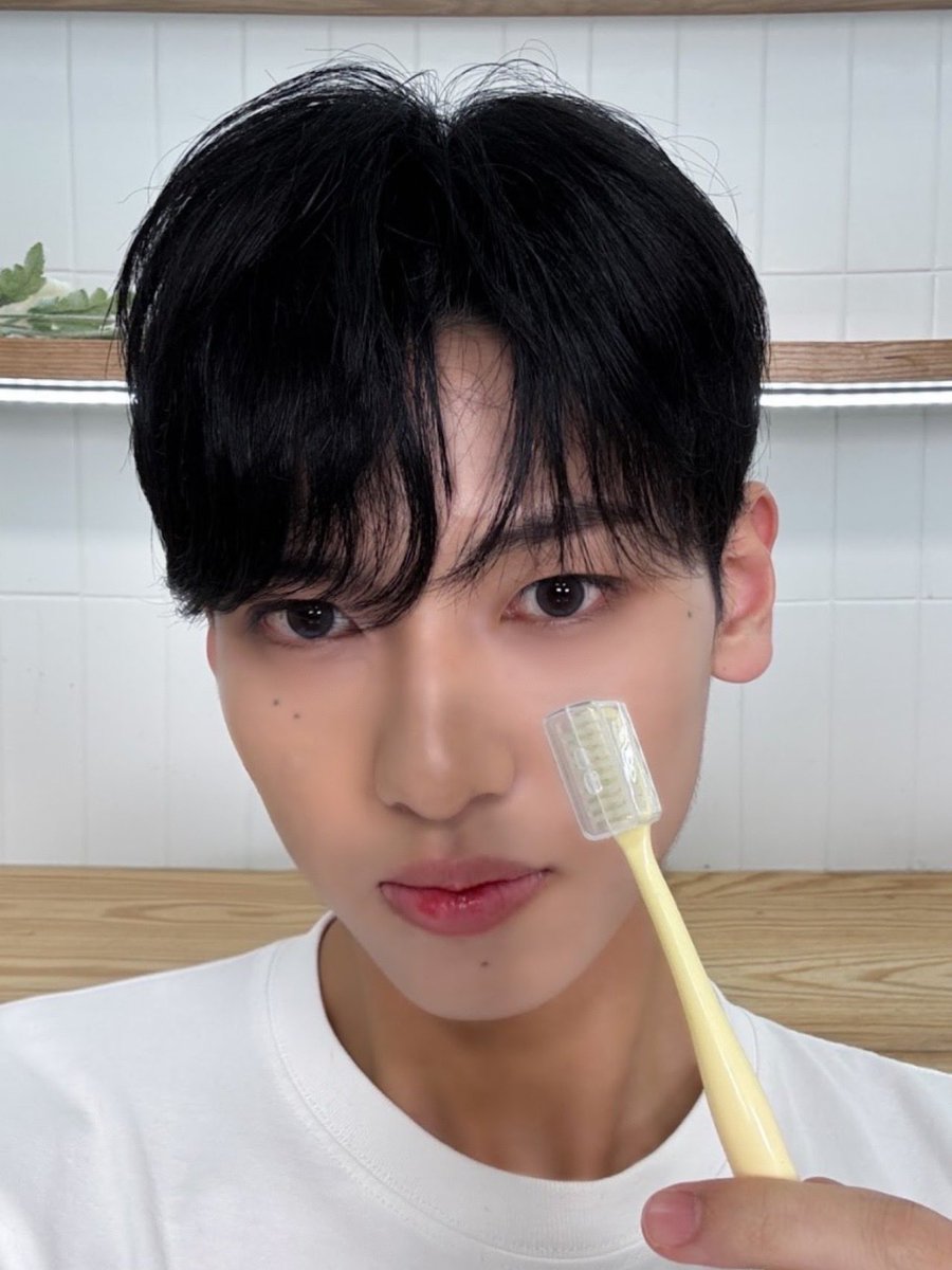 FRAMETHE_X's tweet photo. ᵀᴵᴺᴳᴸᴱ ᵀᴴᴱ ᵡ 

반&amp;리안  #ASMR 들어봐🤍

#FRAMETHEX #FTX
#VVAN #RIAN
#프레임더엑스 https://t.co/mcuDfFaVjn